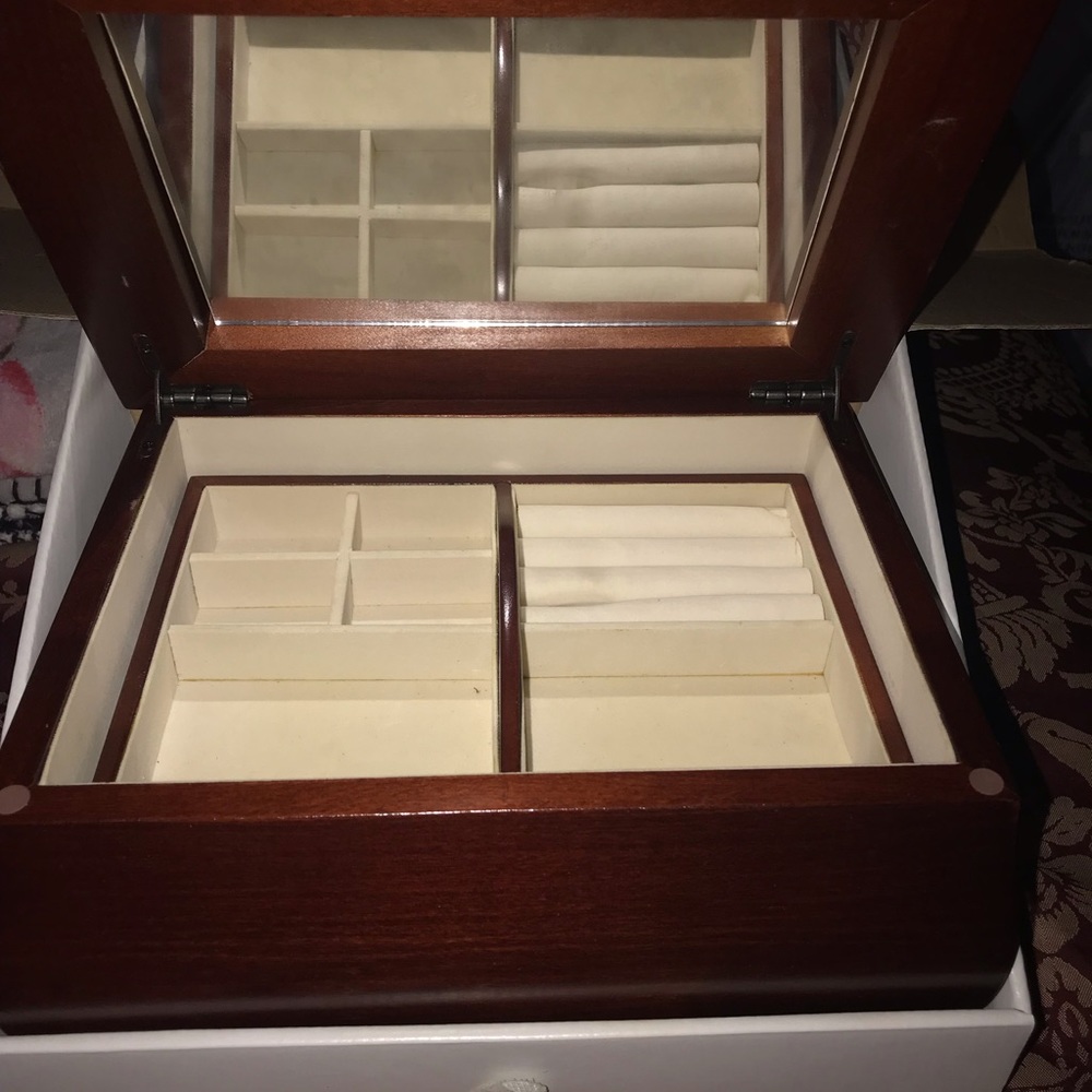 Cherry Wood Finished Jewelry Box *Price Firm* - Picture 7 of 8